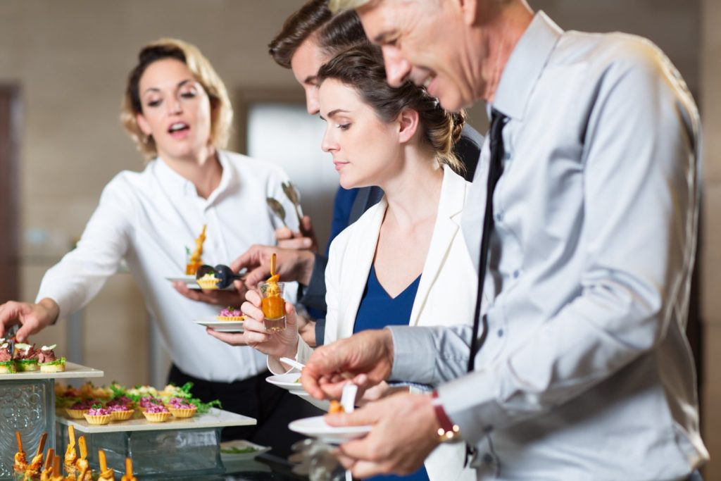 Why Choosing the Right Catering Can Transform the Entire Atmosphere of an Event